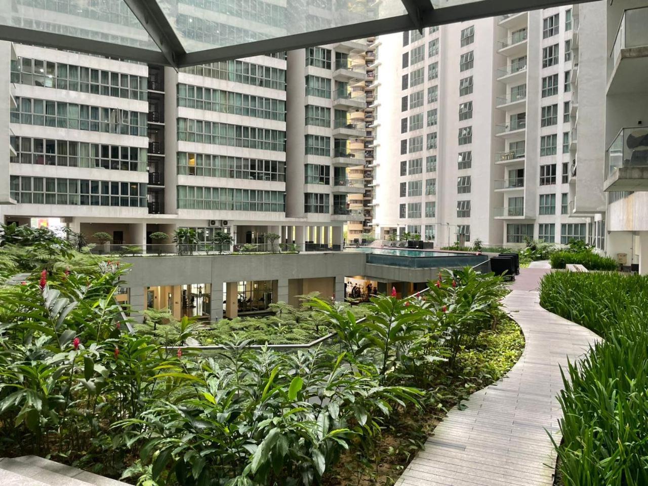 Infinity Pool Dorms Klcc View By Regalia Hostel *